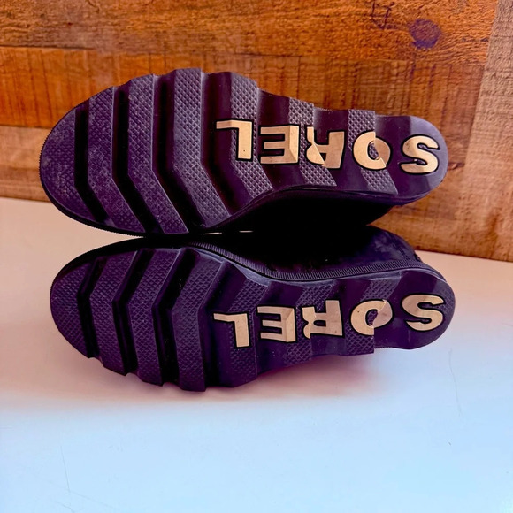 Sorel Joan of Arctic Wedged Chelsea Boots - Picture 7 of 8